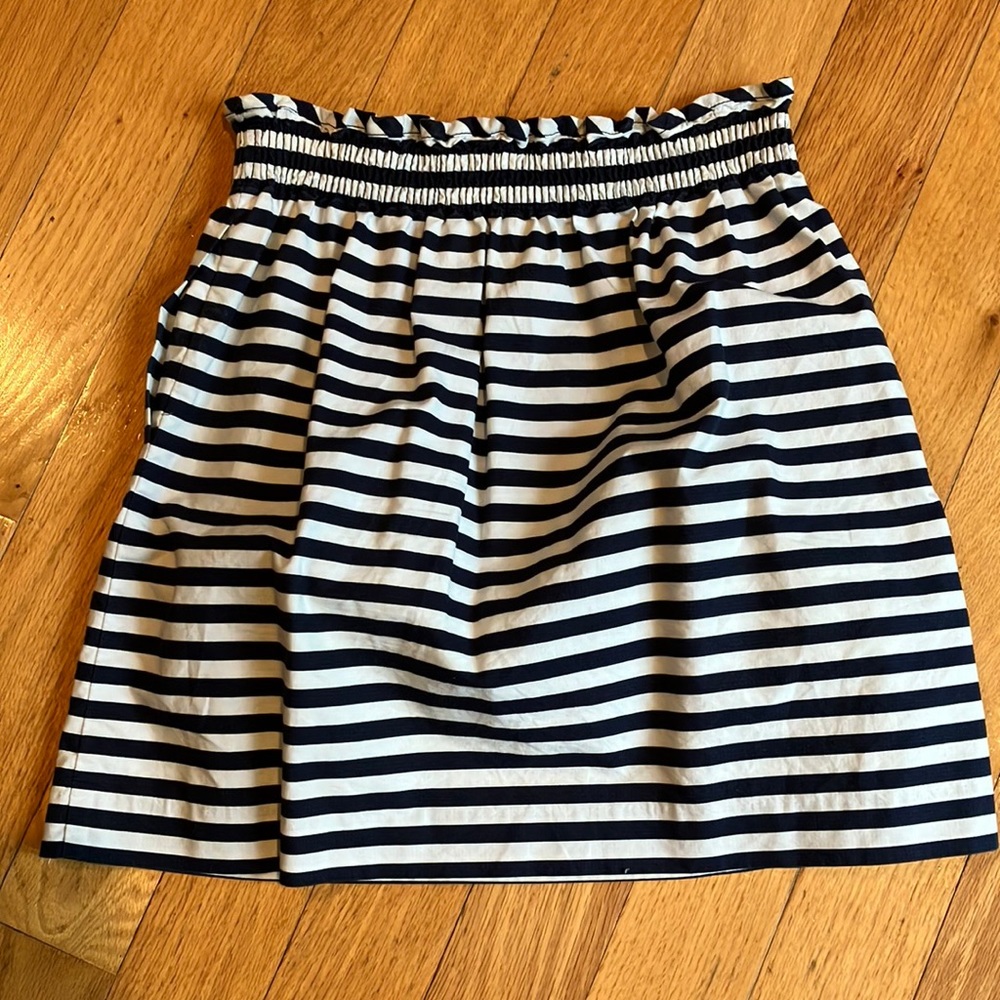 Cute j crew white and navy striped skirt size 4